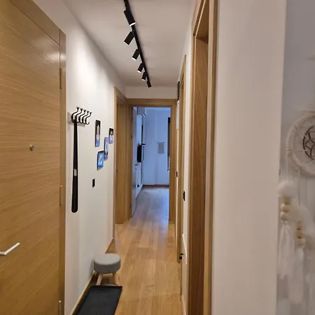 New Modern Lux With Free Garage Apartment